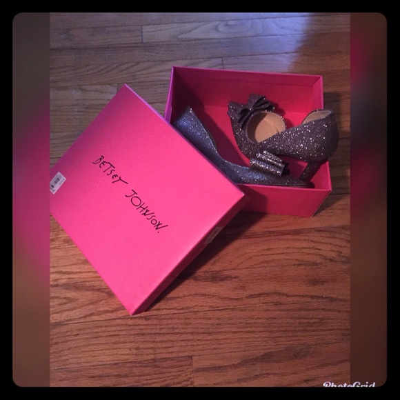 Betsy Johnson Prince Pewter 👠 - Picture 1 of 7